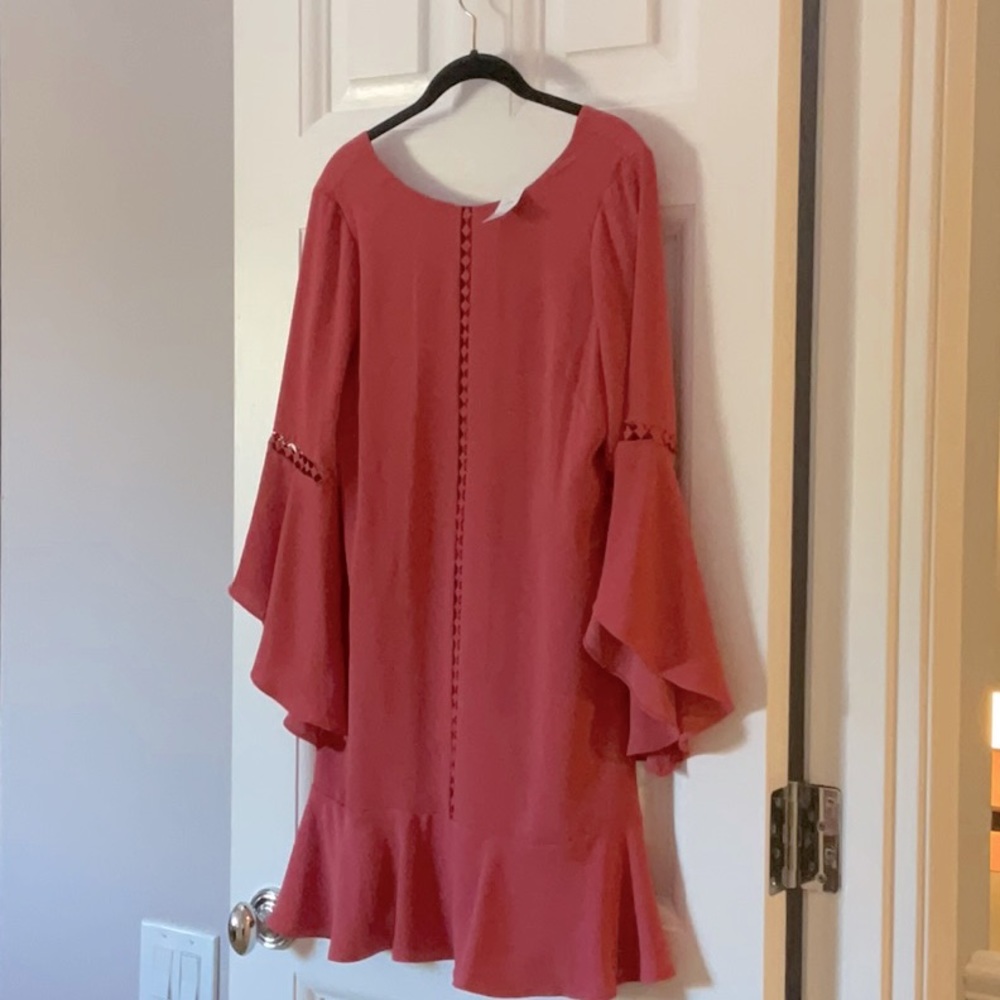 🆕WHBM CORAL DRAMA SLEEVE DRESS